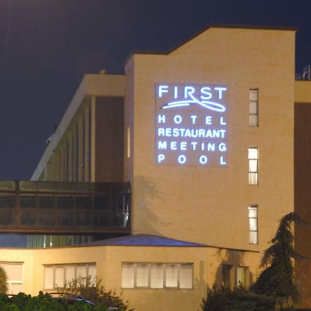 Hotel First Calenzano Bagian luar foto