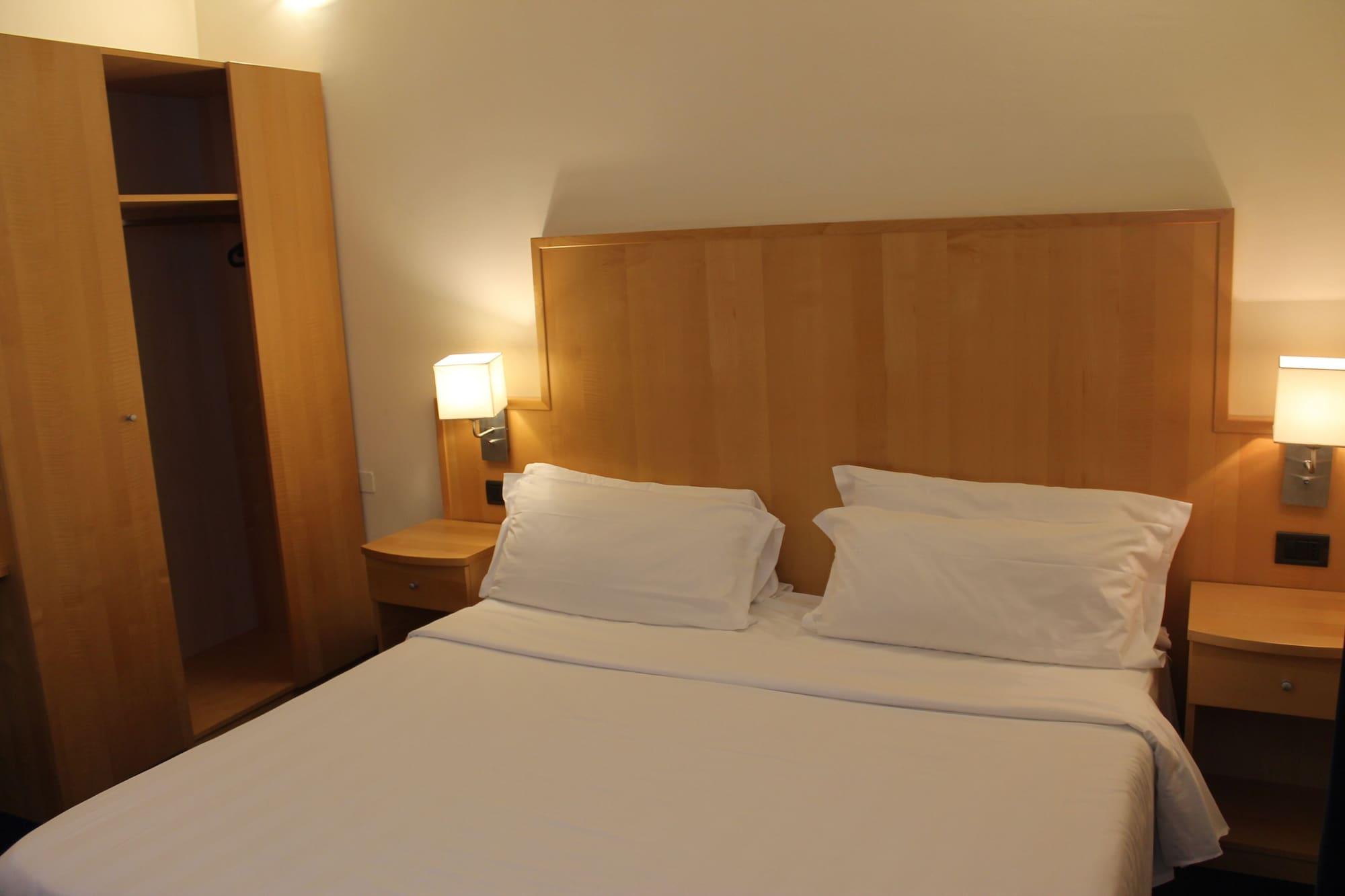 Hotel First Calenzano Bagian luar foto