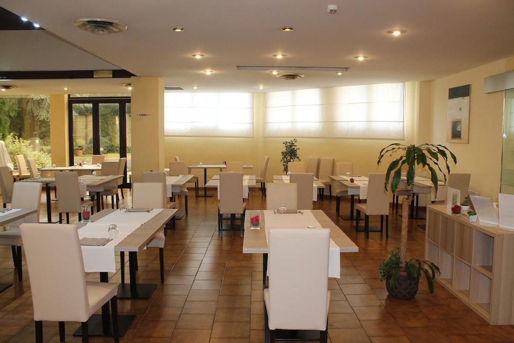 Hotel First Calenzano Bagian luar foto