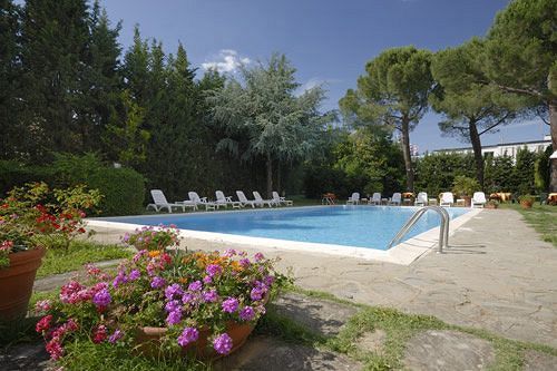 Hotel First Calenzano Bagian luar foto